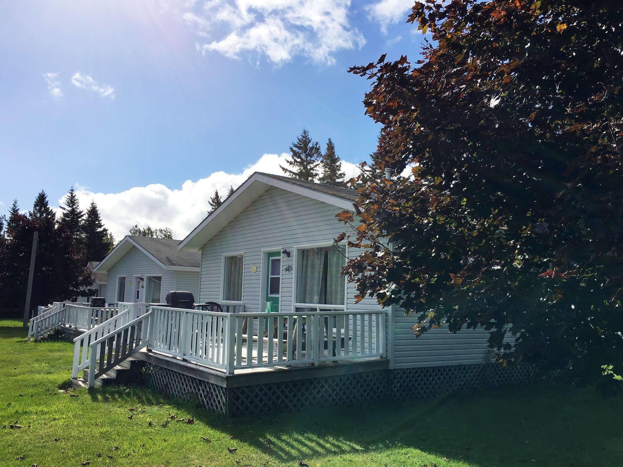 Hidden Acres Cottages Cavendish Exterior foto