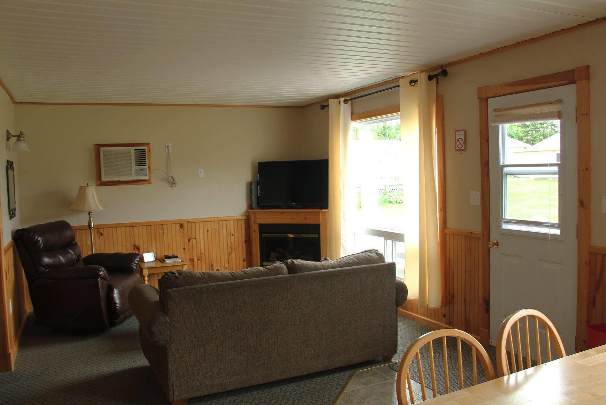 Hidden Acres Cottages Cavendish Exterior foto