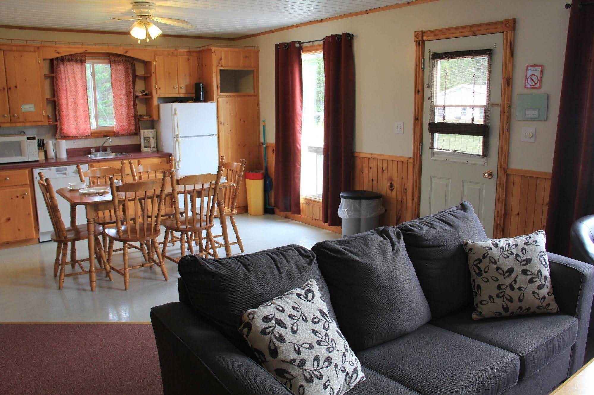Hidden Acres Cottages Cavendish Exterior foto